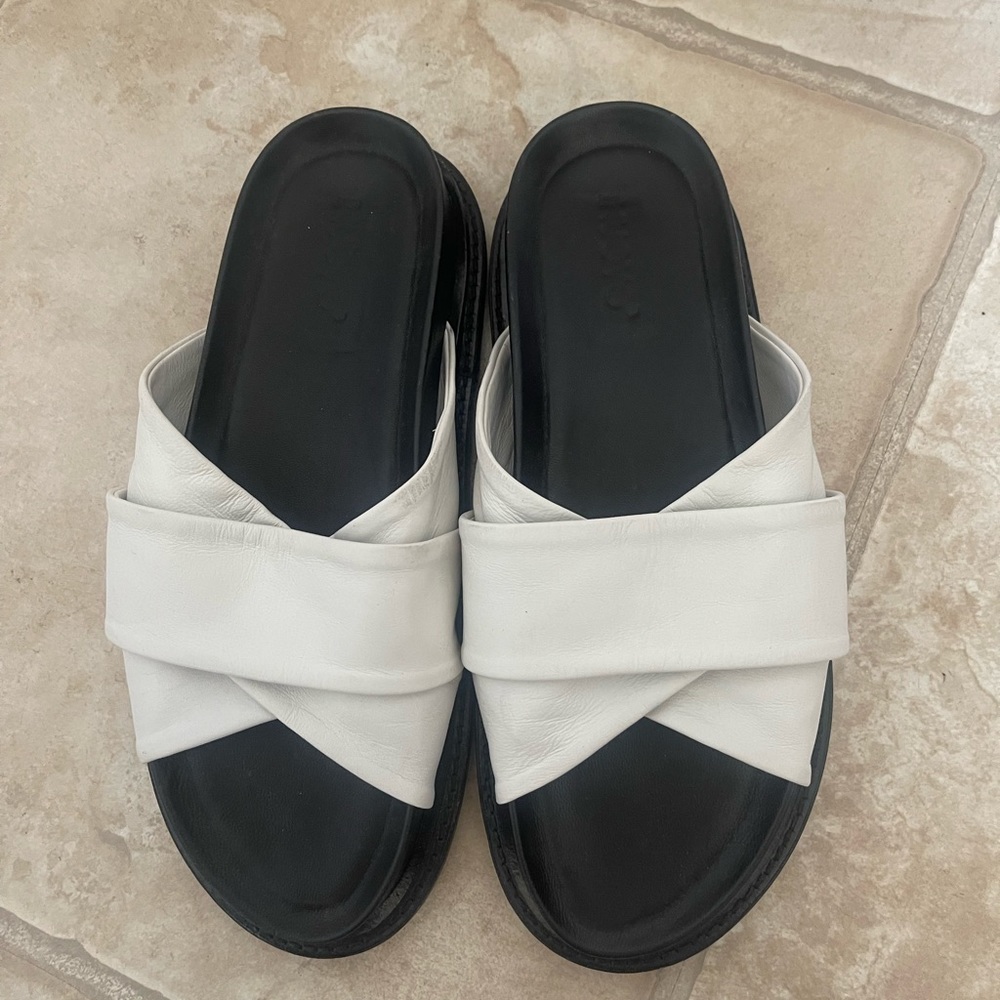 INUOVO Serafina Slide